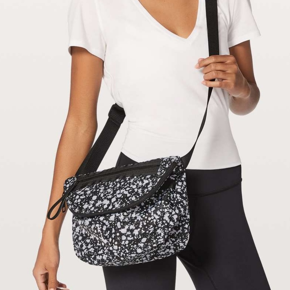 Lululemon Festival ii Crossbody bag